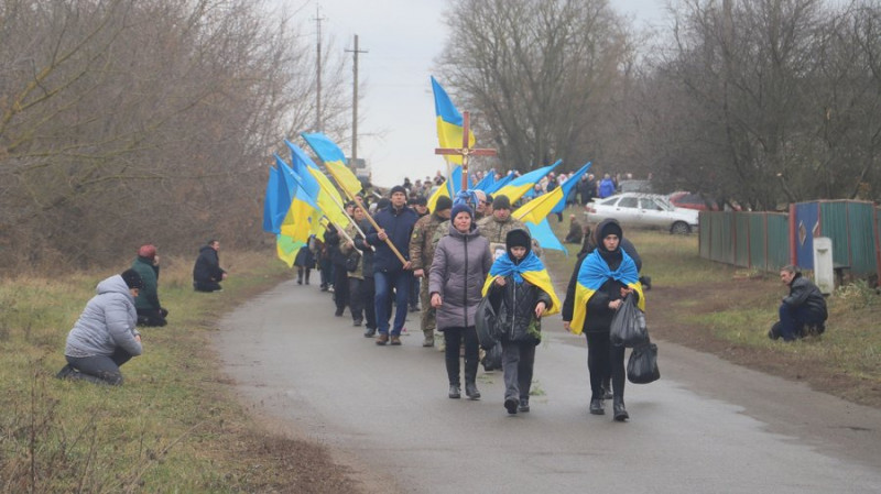 На Чернігівщині попрощалися з загиблими бійцями: Ігорем Гришком, Владиславом Прихідьком та Романом Охріменком