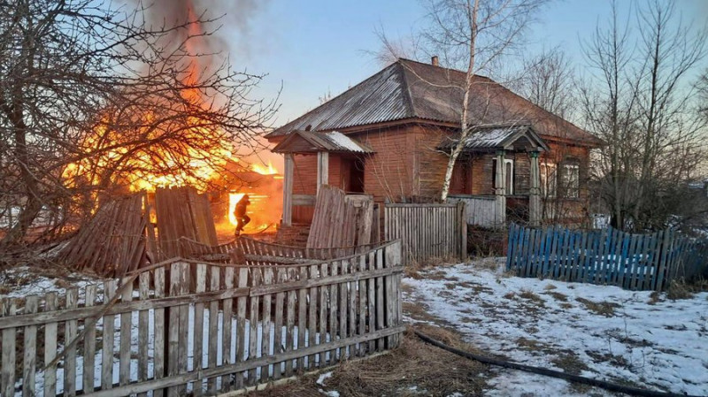 Через атаку FPV-дронів у Семенівці на Чернігівщині знищена будівля, пошкоджені будинки та вентиляційний канал