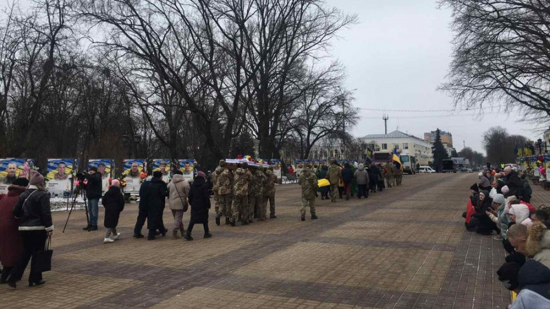 На Чернігівщині поховали Сергія Дроня та Ярослава Олійника, якого опізнали за допомогою ДНК-експертизи