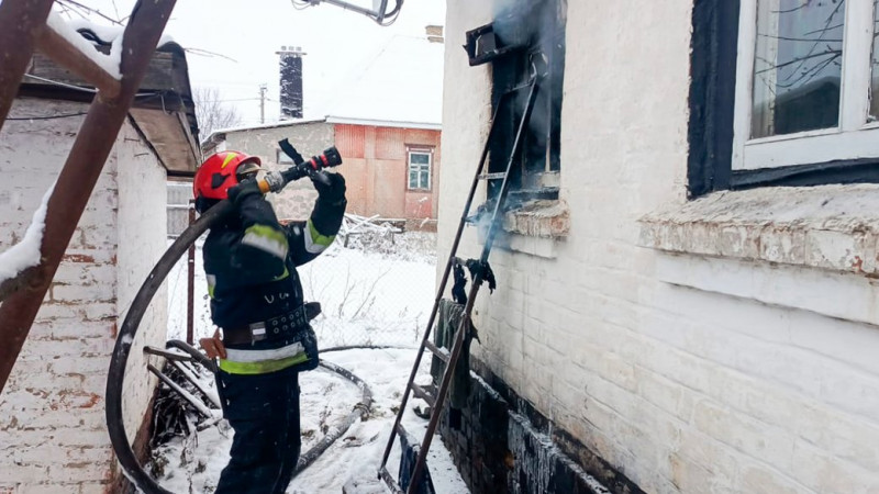 У Чернігові на вулиці Шевченка горів автомобіль