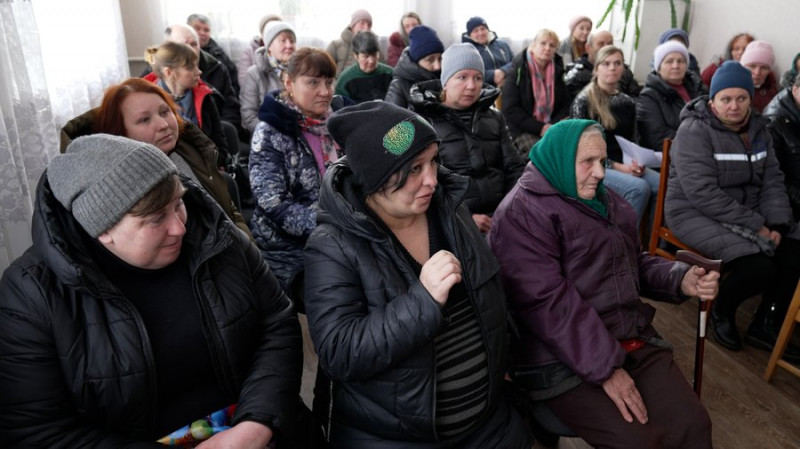 У селі на Чернігівщині купують будинки для багатодітних, аби не закривали гімназію: в чому справа