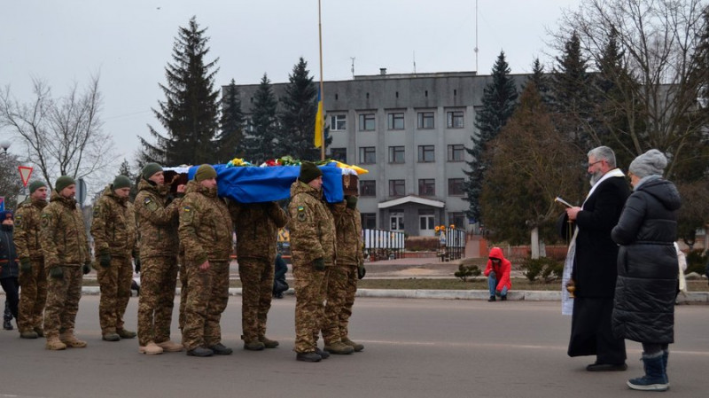 На Чернігівщині поховали бійців Вадима Федая, Олексія Горбаньова та Дениса Белика