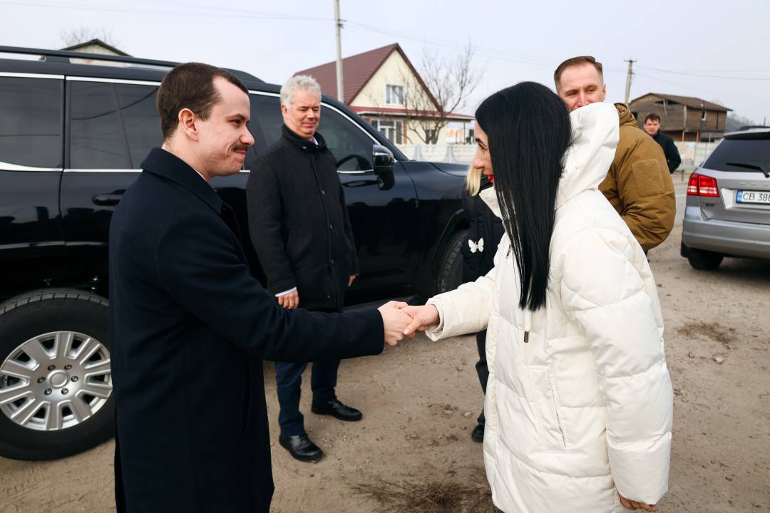 Чернігів відвідала делегація дипломатів: обговорили підтримку міста та можливу допомогу постраждалим