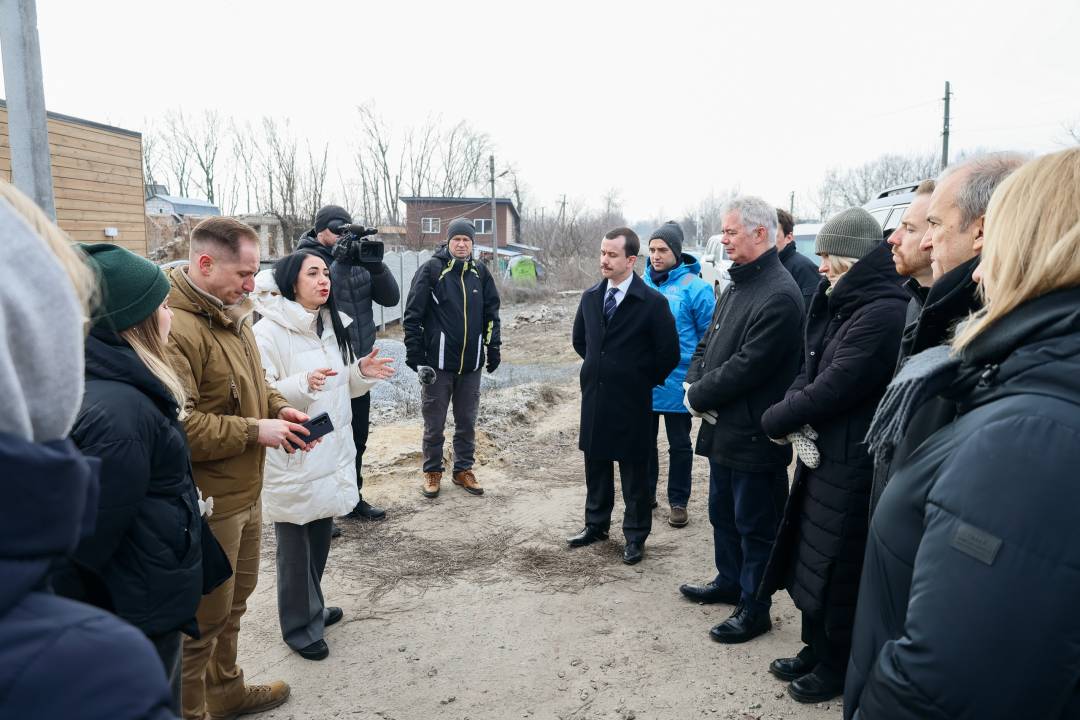 Чернігів відвідала делегація дипломатів: обговорили підтримку міста та можливу допомогу постраждалим