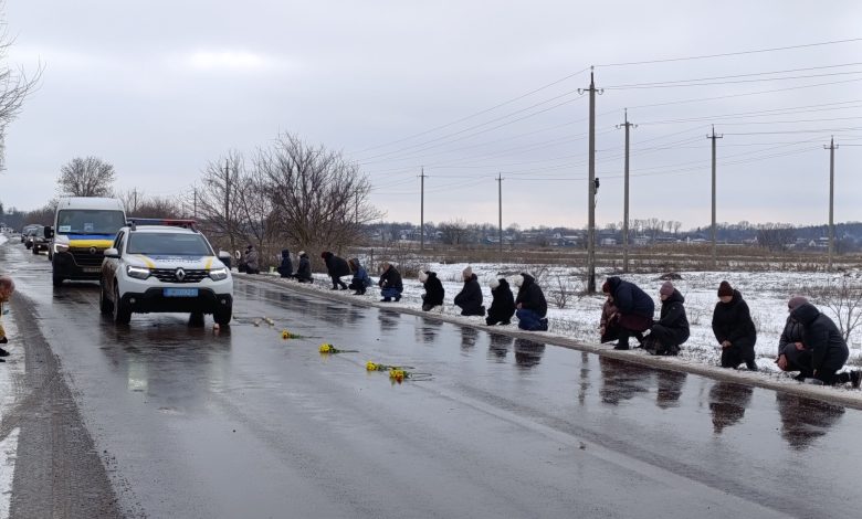 Чернігівщина у жалобі: в останню путь провели загиблого воїна