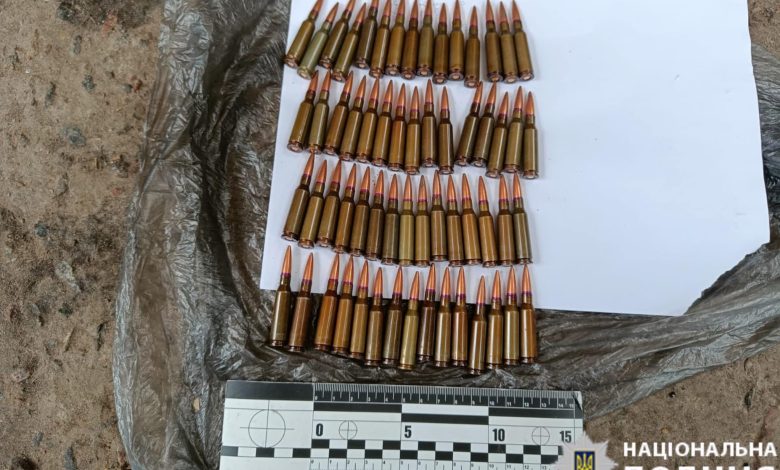 На Чернігівщині до семи років ув’язнення загрожує чоловікові, який незаконно зберігав зброю