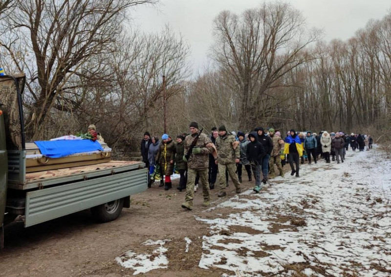 На Чернігівщині попрощалися із молодим воїном, який майже рік вважався зниклим безвісти