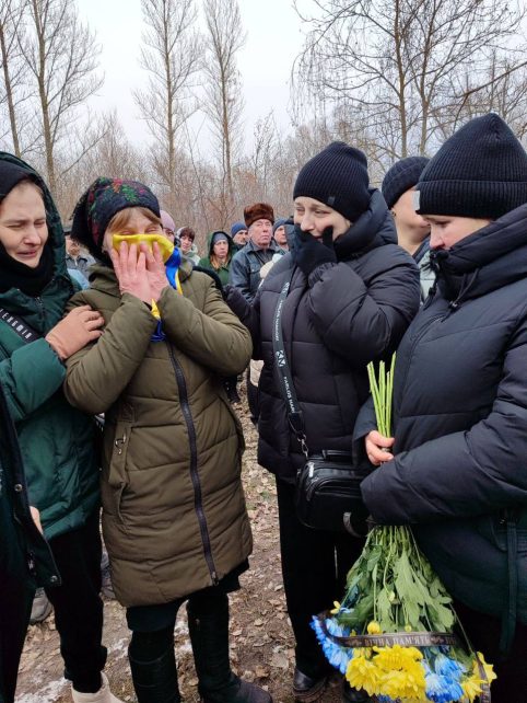 На Чернігівщині попрощалися із молодим воїном, який майже рік вважався зниклим безвісти