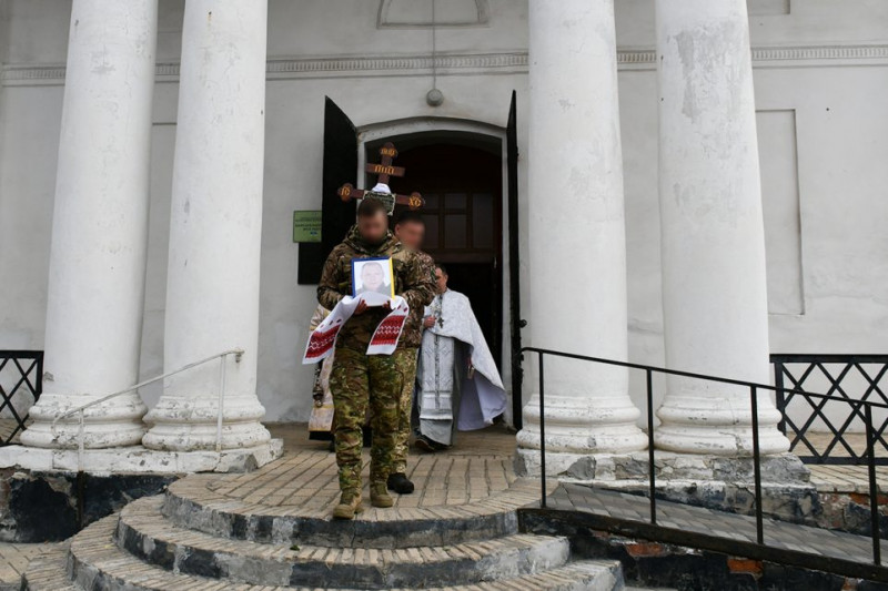 На Чернігівщині попрощалися із загиблим на війні захисником