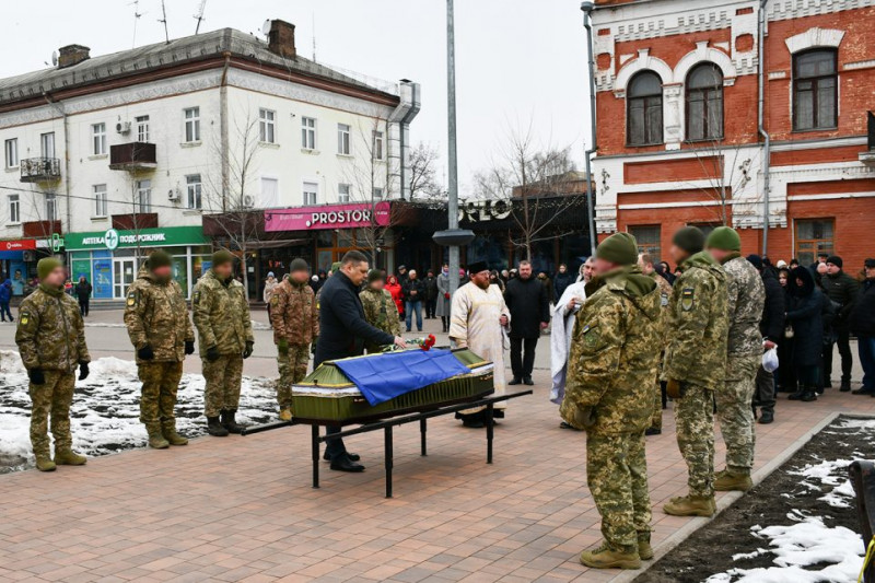 На Чернігівщині попрощалися із загиблим на війні захисником