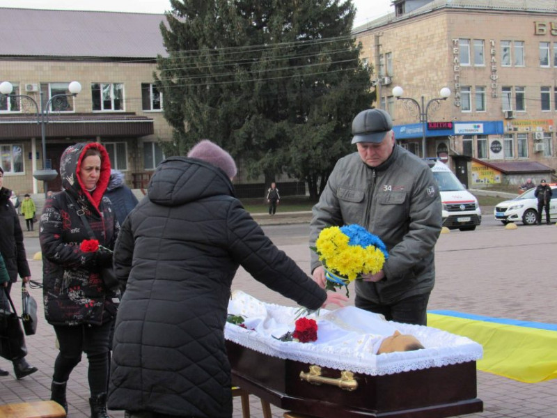 На Чернігівщині попрощалися із захисником, який помер від тяжкої хвороби