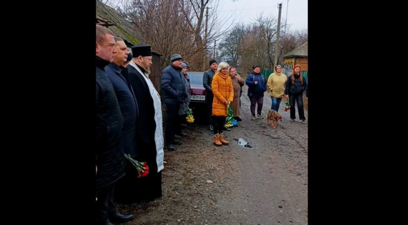 На Чернігівщині встановили меморіальну дошку молодому воїну