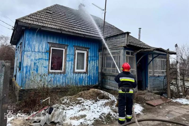 На Чернігівщині за добу через несправність пічного опалення горіли сім будинків (Фото)