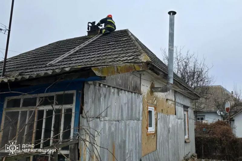 На Чернігівщині за добу через несправність пічного опалення горіли сім будинків (Фото)