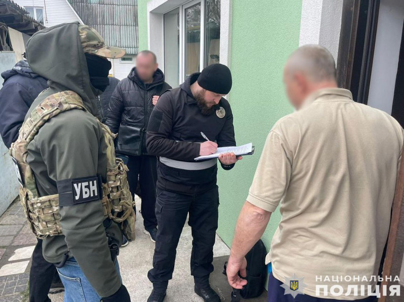 Поліція Чернігівщини припинила діяльність міжрегіональної злочинної групи наркодилерів