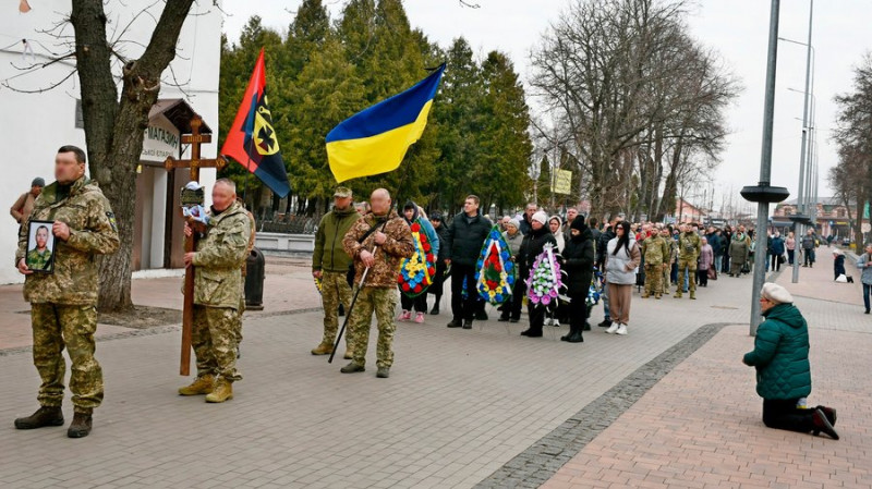 У Ніжині попрощалися з захисником Сергієм Ласим