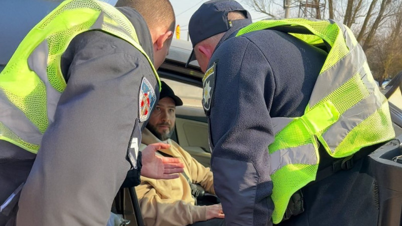 "Завжди неадекватно реагую на поліцію": патрульні опублікували відео з водієм, якого зупинили у Кіптях за порушення ПДР