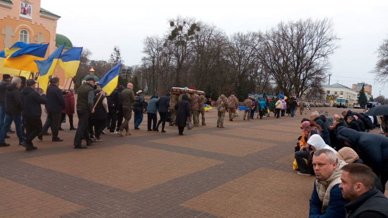 На Чернігівщині попрощалися з двома захисниками: Володимиром Маляренком та Володимиром Брагинцем