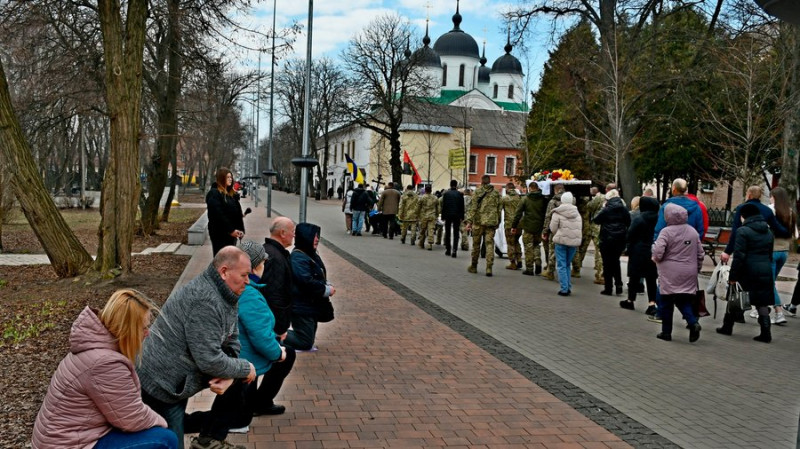 У Ніжині попрощалися з захисником Сергієм Ласим