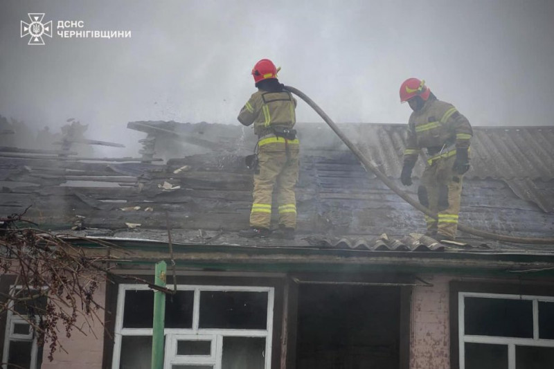 На Чернігівщині під час ліквідації пожежі у будинку виявили тіло чоловіка (Фото)