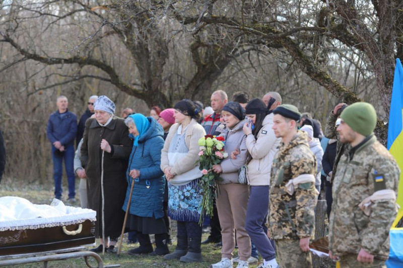 На Чернігівщині попрощалися з воїном