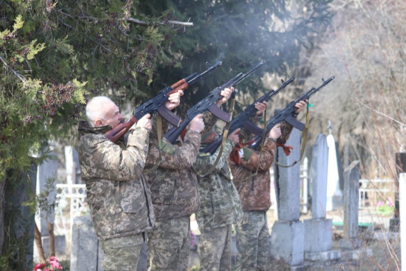 На Чернігівщині попрощалися з воїном