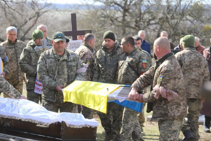 На Чернігівщині попрощалися з воїном