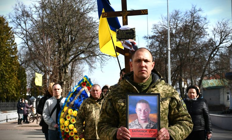 Ніжинська громада прощалася зі своїм Захисником