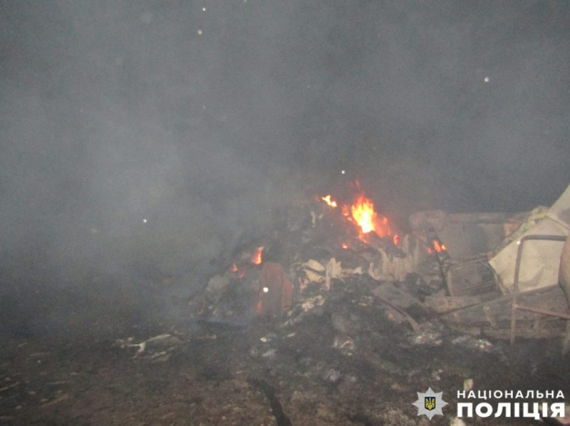 Полум’я перекинулося на сусідні тюки сіна: подробиці трагічної загибелі чоловіка під час спалювання сухої трави на Чернігівщині (Фото)