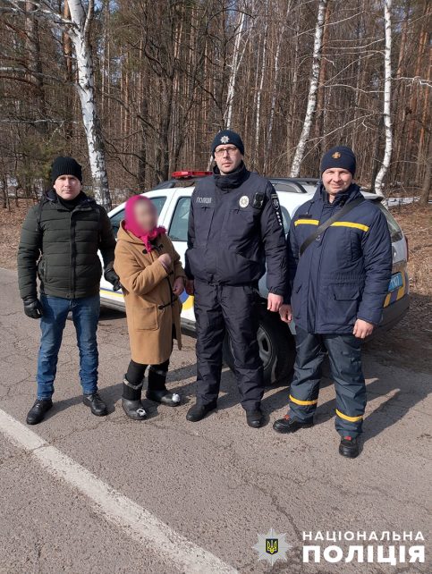 Знайшли за 15 кілометрів від дому: на Чернігівщині добу тривали пошуки 73-річної жінки (Фото)