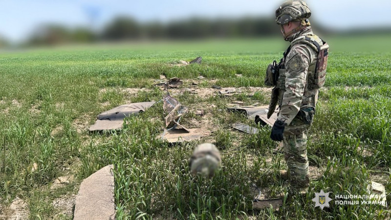 У Чернігівському районі вибухотехніки поліції знешкодили бойову частину російського безпілотника