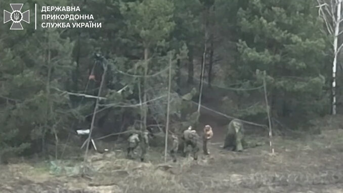 Прикордонники Чернігівщини перетворили ворожу радіолокаційну станцію  на «гарячу точку» (Відео)