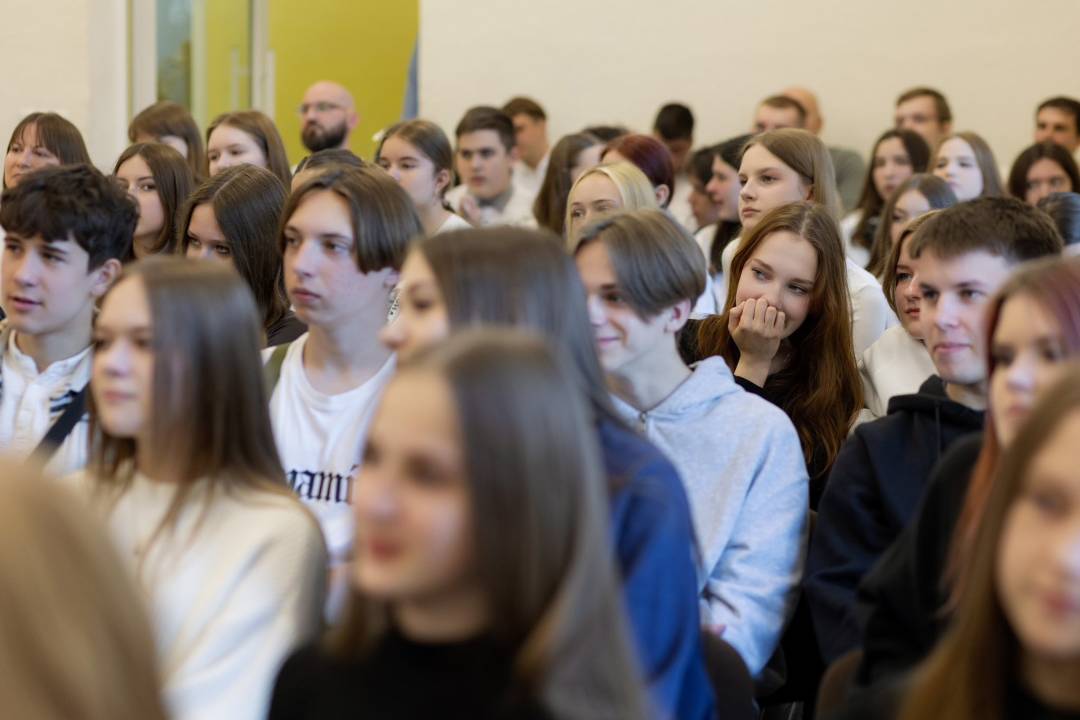 120 учнів та учениць взяли участь у профорієнтаційному проєкті DECIDE