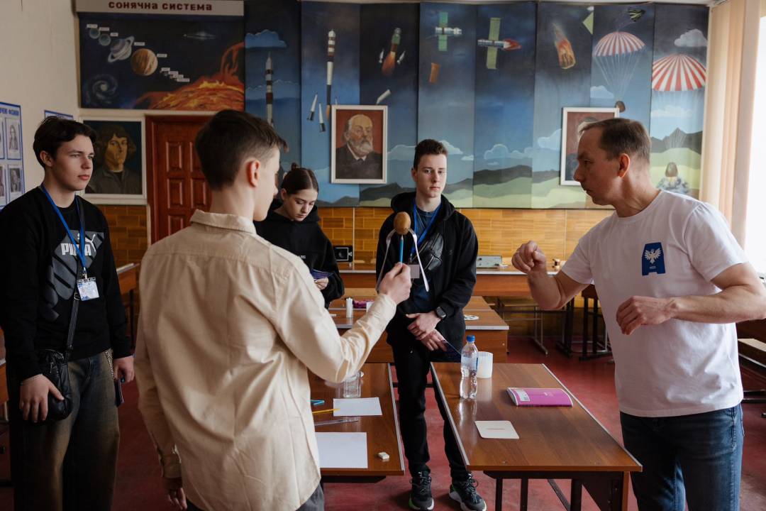 120 учнів та учениць взяли участь у профорієнтаційному проєкті DECIDE
