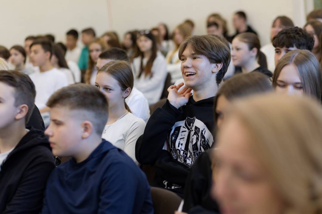 120 учнів та учениць взяли участь у профорієнтаційному проєкті DECIDE