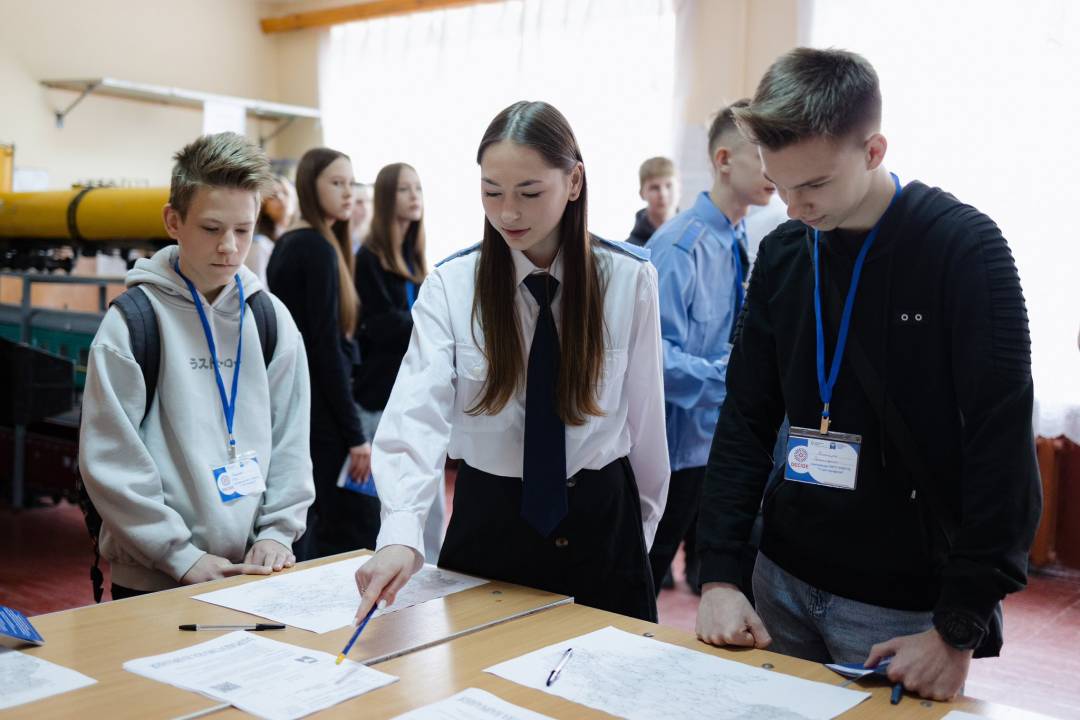 120 учнів та учениць взяли участь у профорієнтаційному проєкті DECIDE