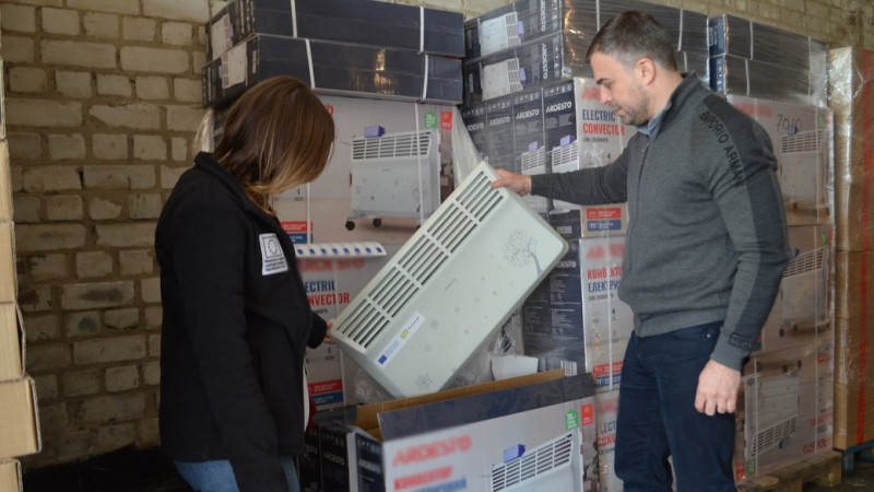 На Чернігівщині заклади загальної середньої освіти отримали нові меблі та обігрівачі від фінської організації