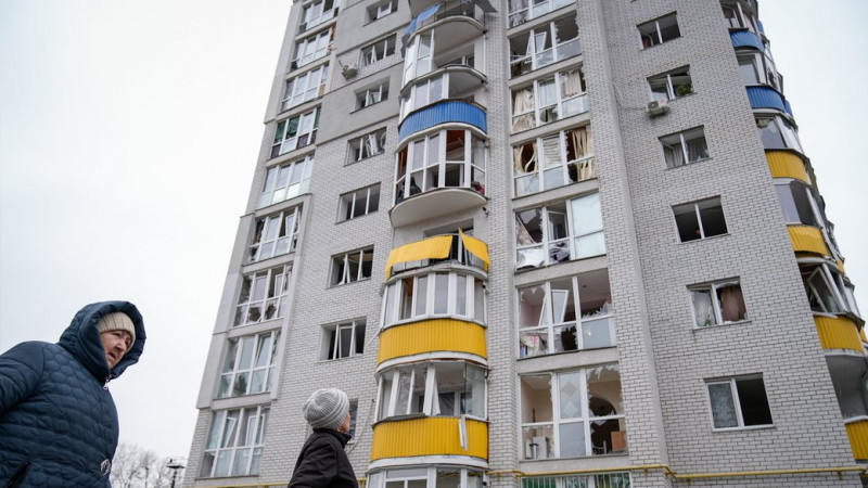 У Чернігові виконком погодив перші виплати допомоги мешканцям багатоповерхівок, які пошкодили російські БпЛА