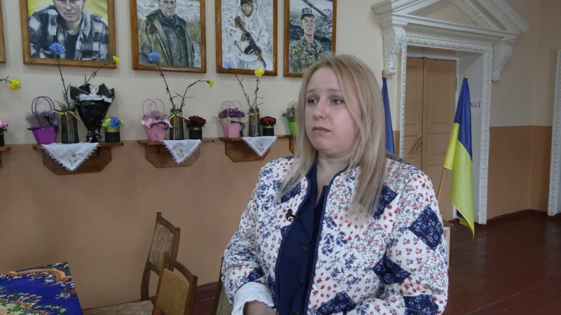 "Ми мусимо всі бути як в одній упряжці": художниця з Чернігівщини зібрала 10 тис. грн для ЗСУ на благодійному аукціоні
