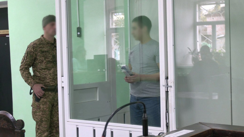 "Мене незаконно утримують в СІЗО": у Чернігові судять 21-річного підозрюваного у передачі росіянам інформації про ЗСУ