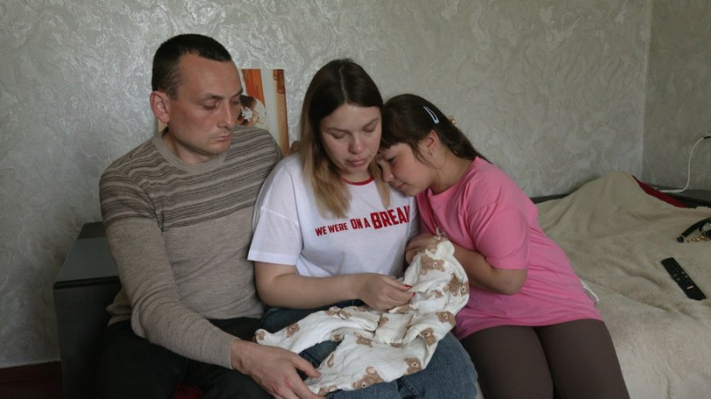 Жінка з Чернігівщини на 37-му тижні вагітності вдома народила мертву дитину. У тому, що сталося, звинувачує гінекологиню
