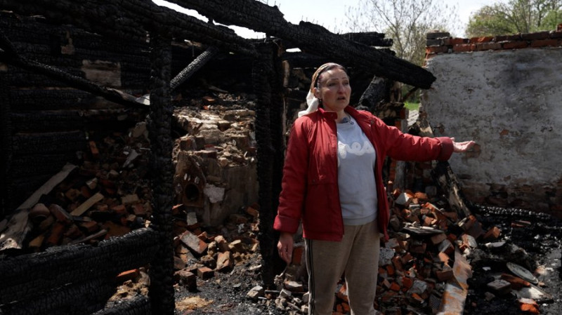 Купили хату, а вона згоріла: як живе багатодітна сім'я у селі на Чернігівщині