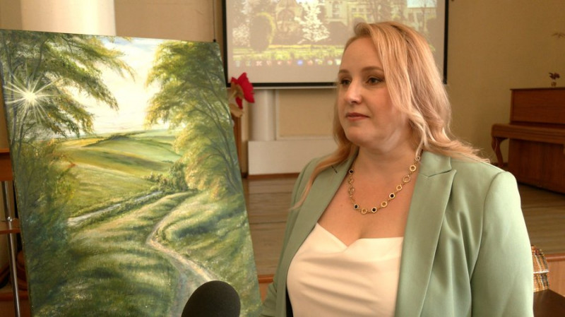 "Ми мусимо всі бути як в одній упряжці": художниця з Чернігівщини зібрала 10 тис. грн для ЗСУ на благодійному аукціоні