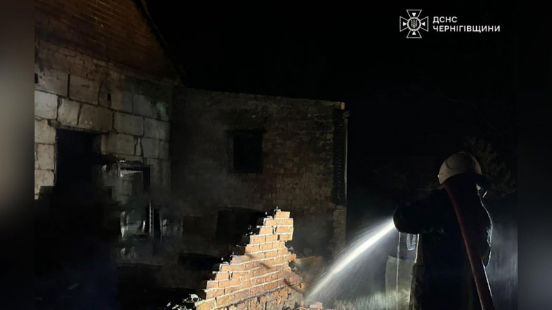 КАБи, БпЛА "Молнія", FPV-дрони та скиди вибухівки: російська армія атакувала прикордонні громади Чернігівщини