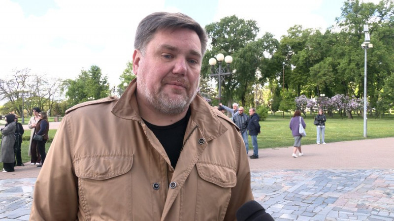У Чернігові попрощалися з бійцем ЗСУ Віктором Войниковим, який у цивільному житті був художнім керівником театру танцю