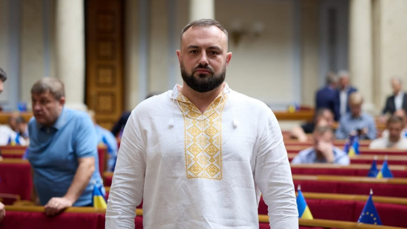 Податок на бездітність та законопроєкт, що викликає посмішку: Сергій Гривко у проєкті "Обранці"