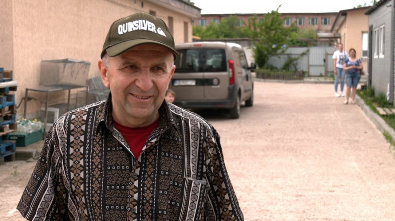 Прийшли, аби підняти настрій і знайти друга: як минув день відкритих дверей у центрі "Крок до тварин" у Чернігові