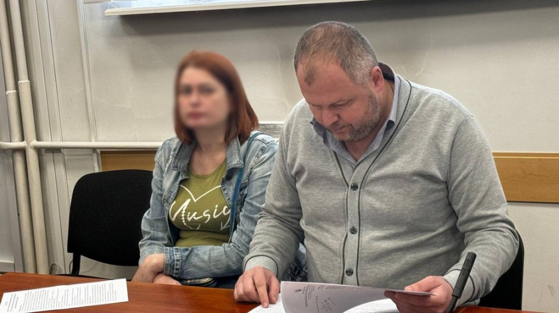 Не думала, що писала, а чоловік у ЗСУ: працівниці суду, яку підозрюють у підтримці РФ, змінили запобіжний захід