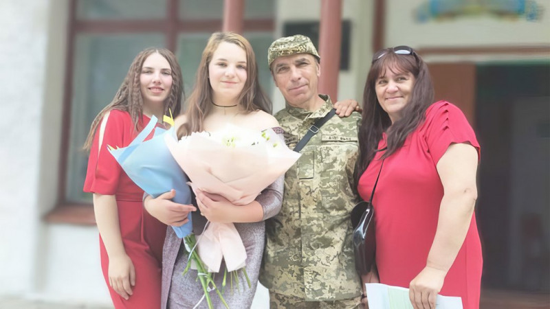 "Говорили всю ніч і ранок": дочка Віталія Седюка з Хоробичів, який повернувся з полону, розповіла про батька