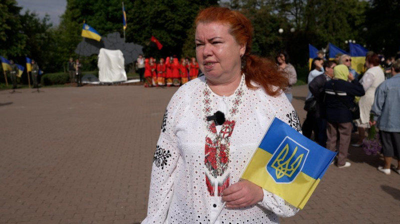 Пам'ятний знак на честь воїнів, які загинули у російсько-українській війні, відкрили у Чернігові